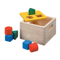 Деревянный сортер - куб с геометрическими фигурами
